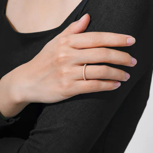 Miniatura 23 de Amazon Essentials Anillo de plata de ley chapada en platino o oro con circonita cúbica redonda de elementos infinitos
