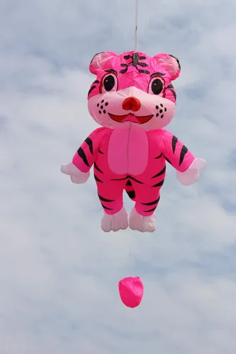 Miniatura 9 de Fullfar - Cometa inflable grande de tigre 3D para adultos, software de tela de nailon. 8.2 ft de largo, buena cometa para principiantes para Naranja