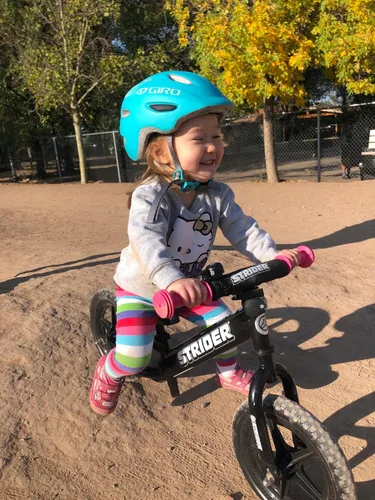 Miniatura 5 de Strider Bicicleta deportiva de 12 pulgadas – Bicicleta de equilibrio sin pedal para niños de 1 a 4 años – Incluye almohadilla de seguridad, asiento