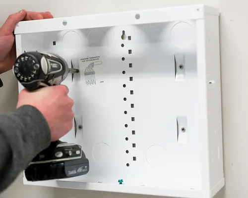 Miniatura 4 de Legrand OnQ - Gestión de cables de 12 pulgadas, caja de medios de pared, carcasa de cableado estructurado, panel de redes domésticas con aberturas