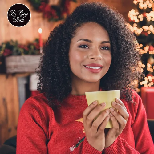 Miniatura 3 de Caja de regalo de té navideño Peace, Love and Joy, 1 lata de té verde de menta, 1 lata de té chai descafeinado y 2 agitadores de miel, bolsas de té