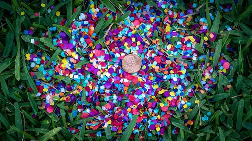 Miniatura 5 de Fiesta - Confeti de papel colorido mexicano Bolsa jumbo de .95 libras