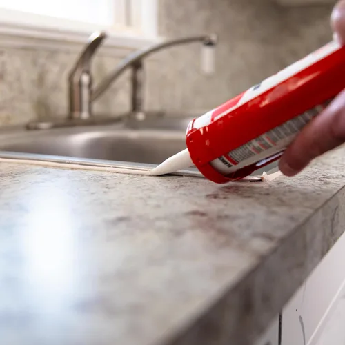 Miniatura 5 de Red Devil 0406 Masilla y sellador acrílico de silicona, 100% impermeable, pintable, masilla blanca para cocina, baño, ventana, con Duraguard, 5.5