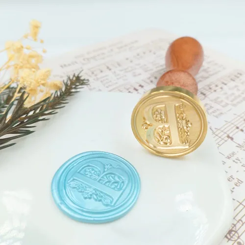 Miniatura 7 de Sello medieval tradicional de cera del alfabeto, con cabeza de latón, con mango de madera, para tarjetas, sobres, regalo (letra A)