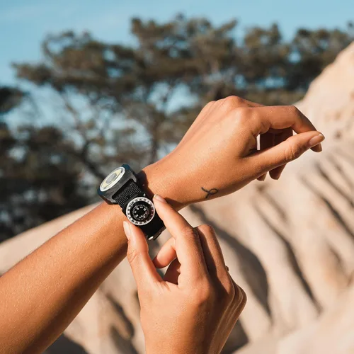 Miniatura 7 de Sun Company GoCompass - Brújula de muñeca micro orientadora Correa de reloj o brújulas de pulsera Paracord con bisel giratorio