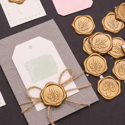 Miniatura 3 de SWANGSA Fleur De Lis - 50 calcomanías de sello de cera de oro antiguo, para invitación, tarjetas de felicitación, envoltura de regalos Flor de Lis
