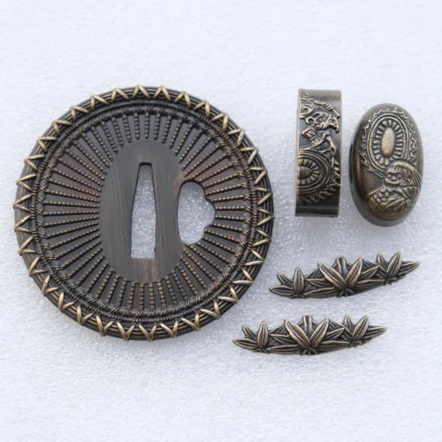 Miniatura 48 de Espada samurái japonesa KOSHIRAE – TSUBA FUCHI KASHIRA MENUKI 68-100