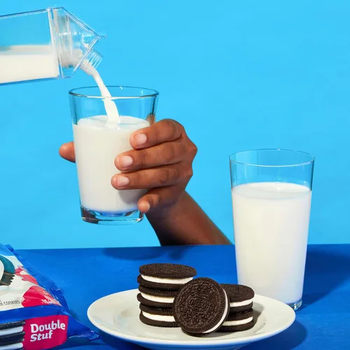 Miniatura 9 de Galletas de doble relleno OREO Chocolate, Tamaño Familiar, Paquetes de 3