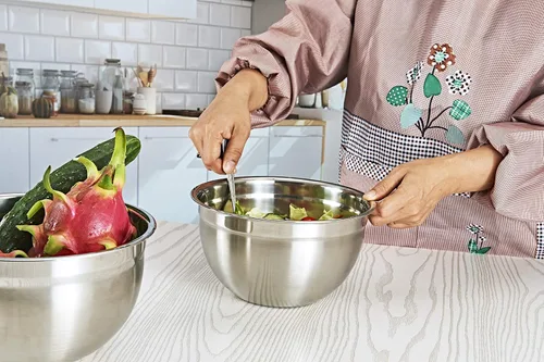 Miniatura 2 de Cuenco de acero inoxidable duradero y resistente al óxido, fácil agarre y estabilidad, diseño de tazón versátil para cocinar, hornear, preparar