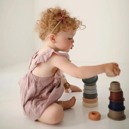 Miniatura 5 de mushie - Juego de tazas apilables para niños Fabricado en Dinamarca (Original)