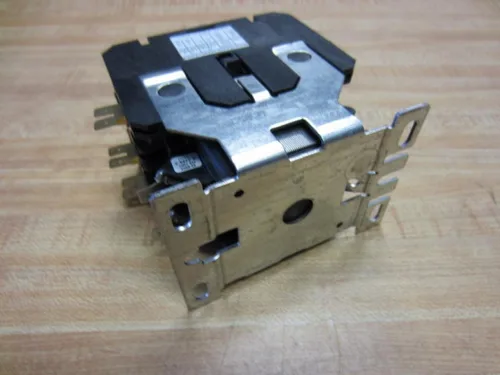 Miniatura 7 de Cutler Hammer C25FNF360 Eaton Contactor 60A C25FNF360B