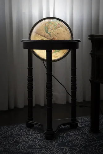 Miniatura 4 de Replogle Lancaster Globo terráqueo de 12 pulgadas de diámetro, con base para piso, Madera, Blanco crudo, L