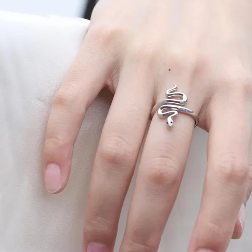 Miniatura 4 de Anillo de serpiente de plata de ley 925 para mujer, ya sean amantes de las serpientes o no, vale la pena tener joyas de moda personalizadas
