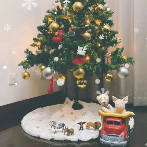Miniatura 7 de Falda de árbol pequeña de 24 pulgadas, falda de árbol de piel sintética blanca de Navidad de 4 pies, mini copos de nieve de lentejuelas doradas