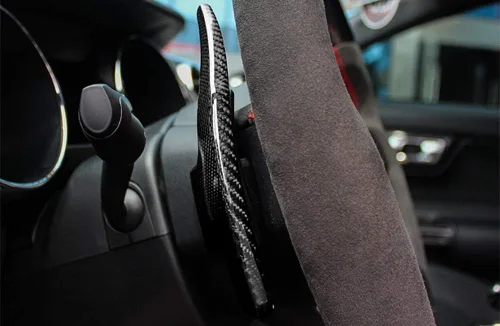 Miniatura 6 de iJDMTOY Extensiones de palanca de cambios más grandes de fibra de carbono genuina negra compatibles con transmisión automática Ford Mustang