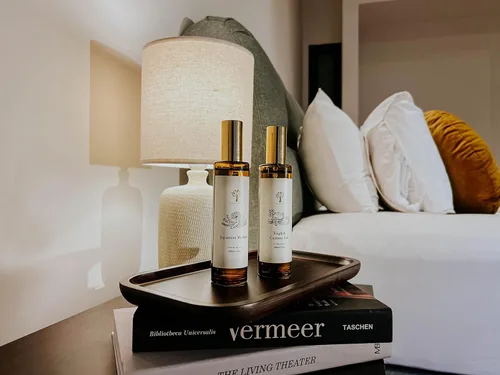 Miniatura 6 de PRISTINE English Country Inn Linen & Room Spray Ambientador, hecho con aceites esenciales, fragancia en aerosol para ambientes con fresa y vainilla