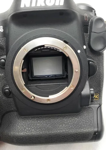 Miniatura 8 de Nikon D4 cámara digital SRL con sensor CMOS FX, de 16.2 MP, con video full HD de 1080p, sólo cuerpo