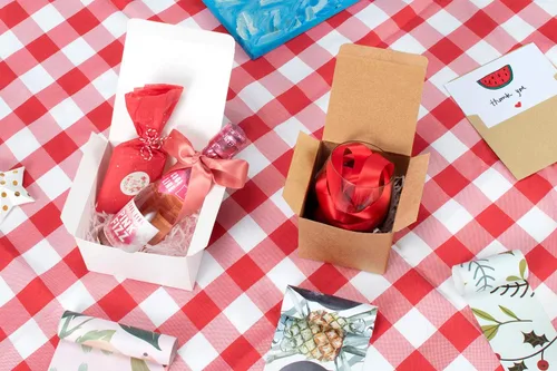 Miniatura 5 de ValBox Cajas de regalo blancas de 5 x 5 x 3.5 pulgadas, 20 cajas de regalo con tapas para regalos, caja de dama de honor pequeña para regalos, Blanco