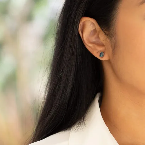 Miniatura 7 de Peora Aretes de topacio azul Londres de oro blanco de 14 quilates para mujer, piedra preciosa natural, forma de pera de 1.50 quilates, grado AAA