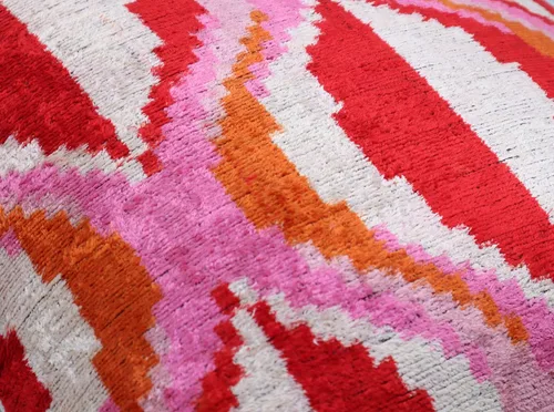 Miniatura 2 de CANVELLO -Exquisita almohada/cojín de plumón: almohadas de plumas elegancia y arte Almohadas icónicas con diseño Ikat Seda de terciopelo suave