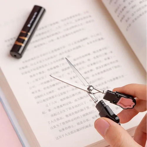 Miniatura 6 de Tijeras multiusos, mini tijeras de mano portátiles Kawaii Cat Paw Tijeras de artesanía Tijeras plegables de papelería con cubierta de seguridad