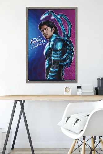 Miniatura 6 de Trends International DC Comics Movie Blue Beetle - Póster de pared de Jaime Reyes, 34 pulgadas de largo x 22.4 pulgadas, versión enmarcada en madera