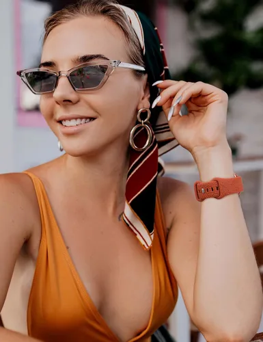 Miniatura 6 de Minyee Paquete de 2 correas grabadas florales compatibles con Apple Watch Band de 38/40/41/42/44/45/46/1.929 in para mujer, bonita correa