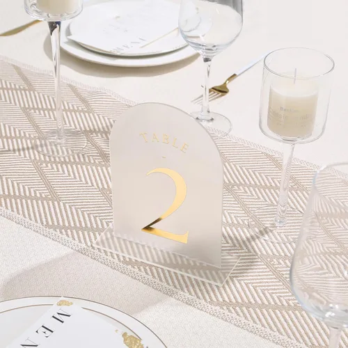 Miniatura 4 de UNIQOOO Números de mesa de arco esmerilado para boda 1-15 con soportes, lámina de oro impresa en acrílico de 5x7, signos de exhibición y soportes