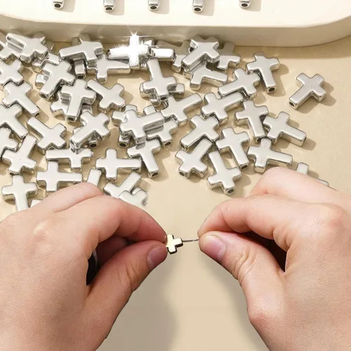 Miniatura 6 de 400 cuentas cruzadas a granel para hacer joyas, dijes espaciadores de crucifijo de plástico CCB dorado y plateado, mini cuentas sueltas religiosas