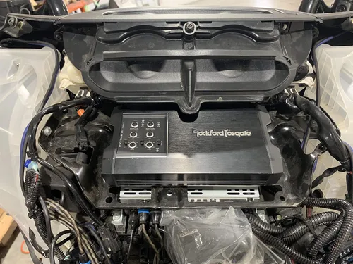 Miniatura 3 de El soporte de amplificador se adapta a modelos de amplificador Harley Davidson para bicicletas de murciélago 2014 actuales. Montaje compatible