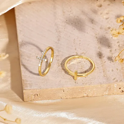 Miniatura 6 de Foxgirl Anillos de cruz de oro para mujeres y niñas, juego de anillos apilables chapados en oro de 14 quilates, anillos de dedo de cruz fina