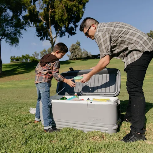 Miniatura 6 de Igloo Hard Cooler Polar & Party Bar Series Insulated Ice Chests Gris polar de 120 cuartos de galón