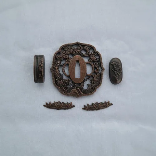 Miniatura 52 de Espada samurái japonesa KOSHIRAE – TSUBA FUCHI KASHIRA MENUKI 68-100