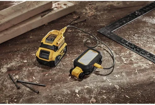 Miniatura 5 de DEWALT Luz LED, luz de trabajo potente y compacta, mango magnético, USB-C recargable (DCL182)