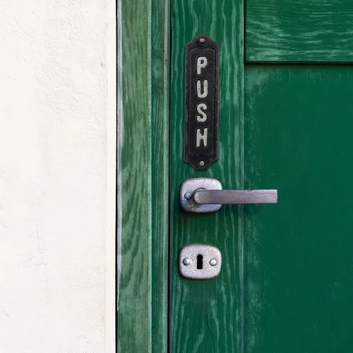 Miniatura 6 de NIKKY HOME Placa de metal de hierro fundido para puerta, letreros verticales para tiendas, hogar, cafeterías, tiendas, negocios, oficina, granja