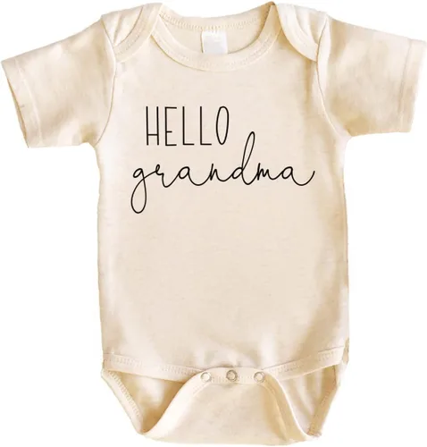 Bump and Beyond Designs Anuncio de embarazo Recién nacido, Hola abuela