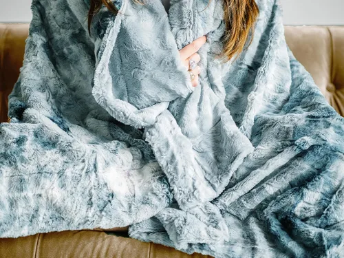 Doublesoft - Manta de Tiro de Piel Sintética de Gran Tamaño, 50"x65" Azul Escarcha Suave Difusa Esponjosa Acogedora de Felpa Peluda Cómoda Cálida