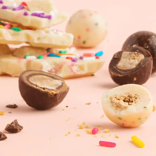 Miniatura 6 de Sugarfina Galletas de cumpleaños pequeño para caramelos, bocadillos de chocolate, 2.2 onzas, 6