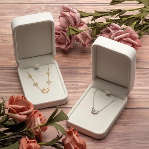 Miniatura 6 de Caja de regalo de joyería de terciopelo clásico para collar colgante (blanco)
