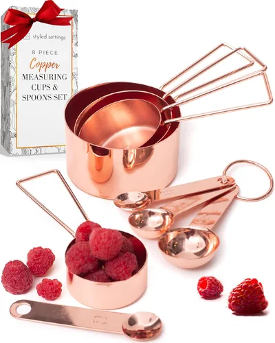Miniatura 11 de Juego de tazas y cucharas medidoras doradas de latón de 8 piezas con asas de silicona beige para un agarre cómodo – accesorios de cocina dorados