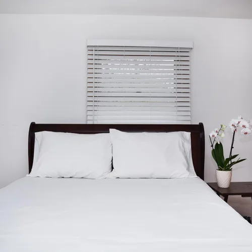Miniatura 2 de Pacific Linens Juego de 12 fundas de almohada de percal suave, de lujo, sin arrugas, mezcla de algodón Polly de 200 hilos, ropa de cama de grado