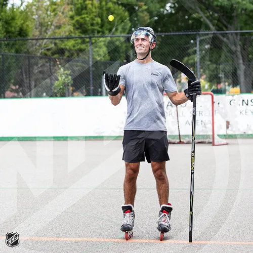 Miniatura 7 de Franklin Sports - Pelotas de hockey callejero NHL - Sin rebote para uso en exteriores y en patines - Tamaño oficial para hockey callejero juvenil