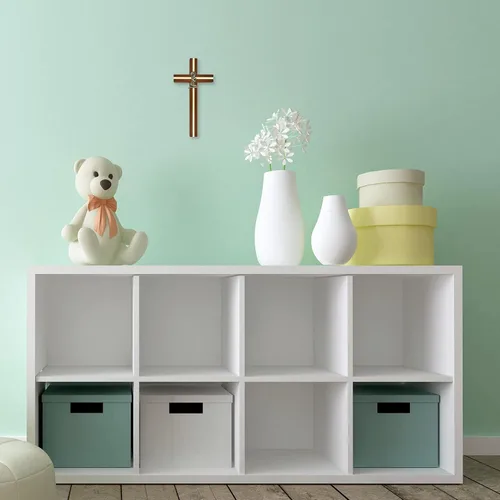 Miniatura 4 de Cruz de pared con niño arrodillado Juego de acento dorado en madera con peltre para niño o niña Gran regalo católico para el bautismo