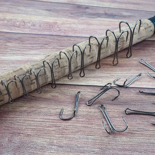 Miniatura 7 de OROOTL Ganchos de pesca dobles, 50 ganchos clásicos de rana de acero de alto carbono, doble gancho de pesca de púas con vástago abierto para agua