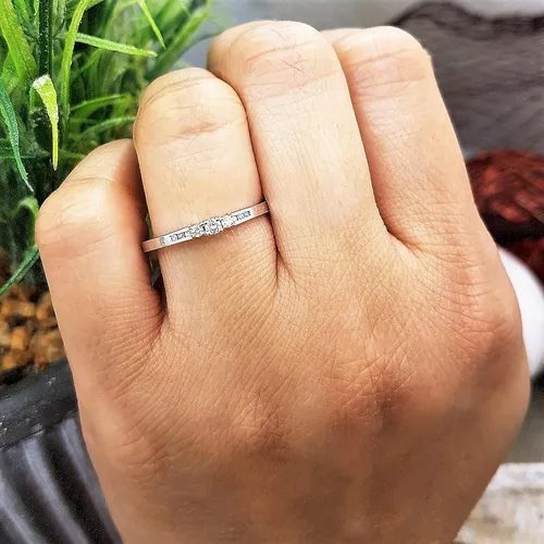 Miniatura 2 de Dazzlingrock Collection Anillo de compromiso de 3 piedras con diamantes blancos redondos de 0.13 quilates (ctw), oro de 10 quilates