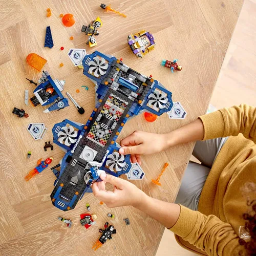 Miniatura 7 de LEGO Marvel Avengers Helicarrier 76153 - Divertido juguete de construcción de ladrillos con minifiguras de acción de los Vengadores de Marvel, gran