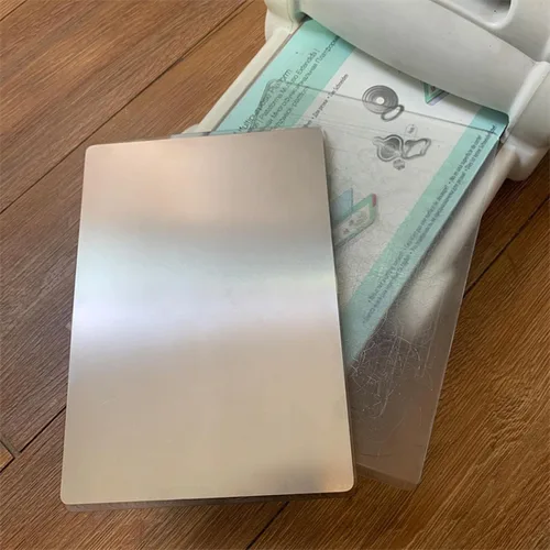 Miniatura 8 de BAOFALI Juego de 3 almohadillas de corte estándar y cuña metálica para máquina de troquelado; Placas de corte de policarbonato transparente, 3 piezas