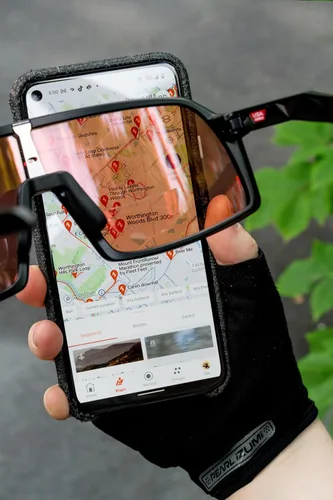 Miniatura 4 de StickTite - Gran lente bifocal adhesiva de 1.575 in que convierte instantáneamente las gafas de esquí y las máscaras de buceo en bifocales ampliados