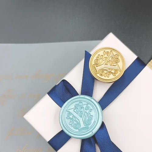 Miniatura 2 de Sello de cera con letra inicial del alfabeto tradicional medieval, sellos de letra con cabeza de latón y mango de madera para tarjeta/sobre/regalo
