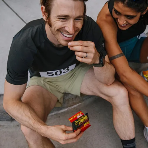 Miniatura 6 de Honey Stinger Gomitas Energéticas Cafeinadas Sabor Cereza Cola, Sin Gluten, con Cafeína, para Ejercicio, Carrera y Rendimiento, Nutrición Deportiva